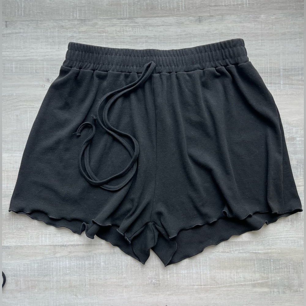 SHEIN Black Shorts with Elastic Waist Size Large